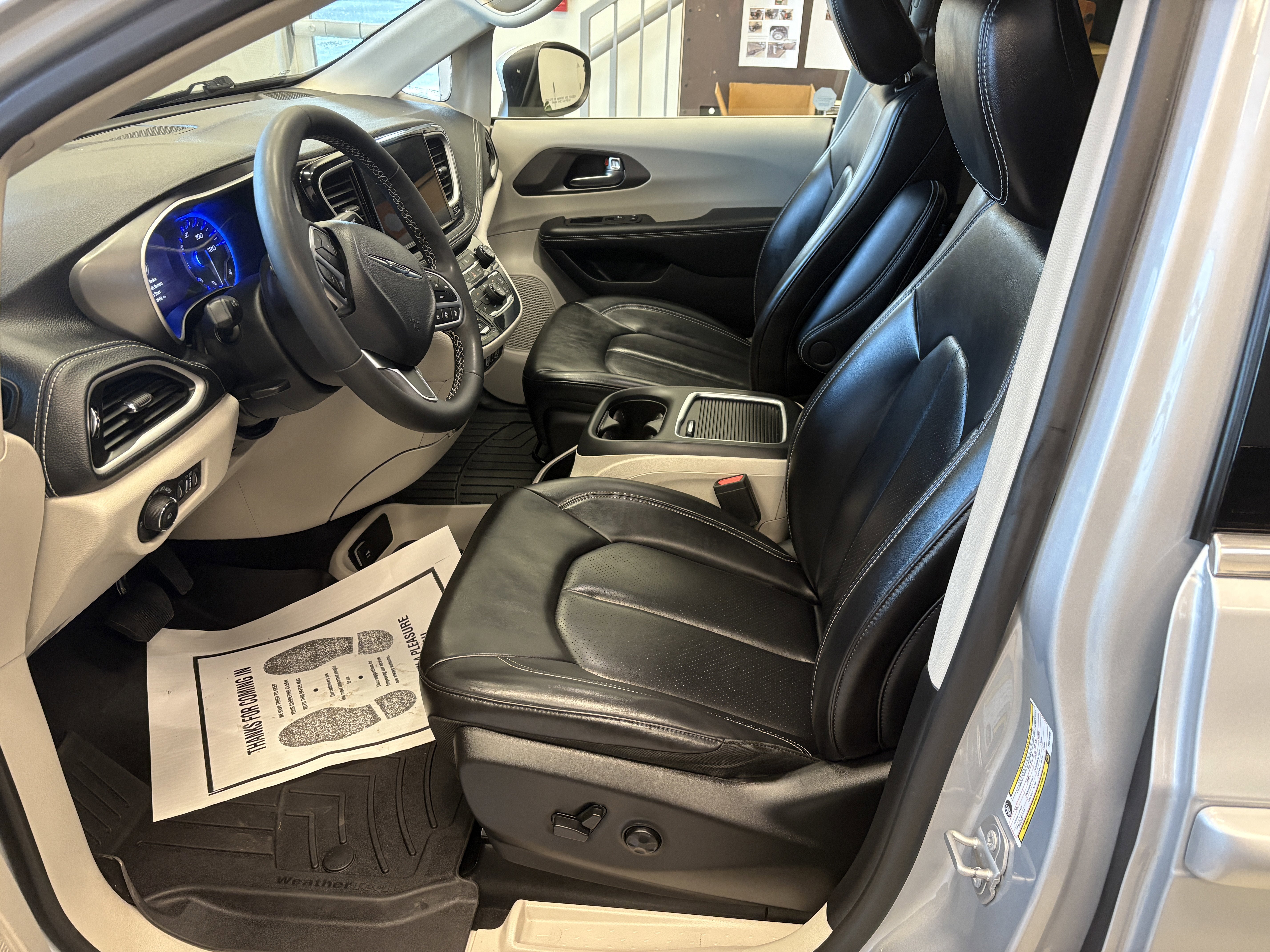 2023 Chrysler Pacifica Touring L