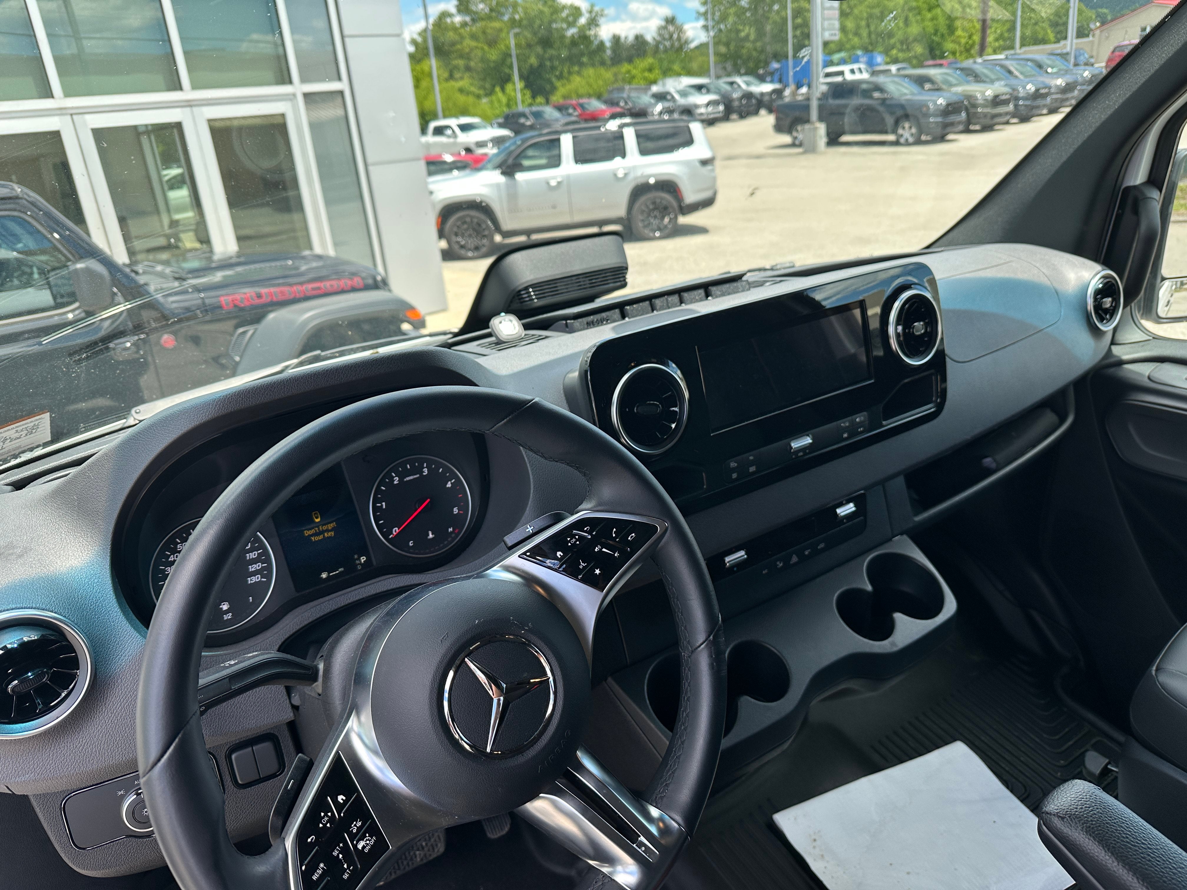 2025 Mercedes-Benz Sprinter 2500 2500 Standard Roof I4 Diesel HO 144" AWD
