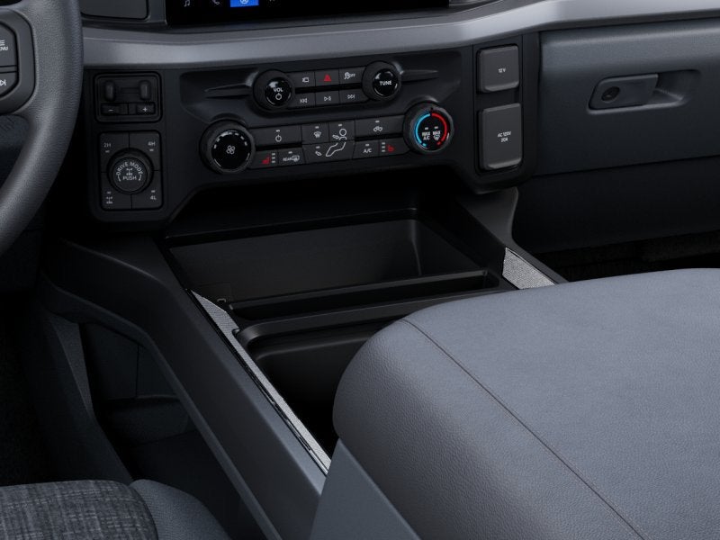 2027 Ford Super Duty F-350 SRW XLT