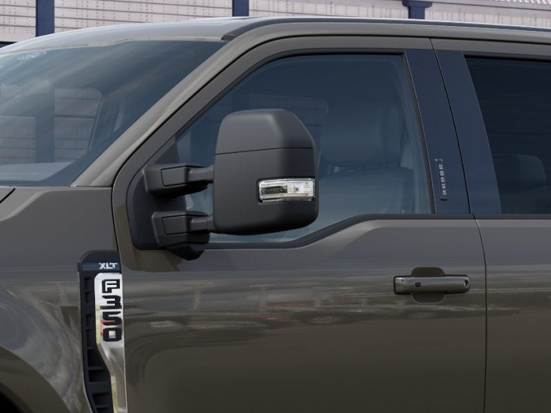 2027 Ford Super Duty F-350 SRW XLT