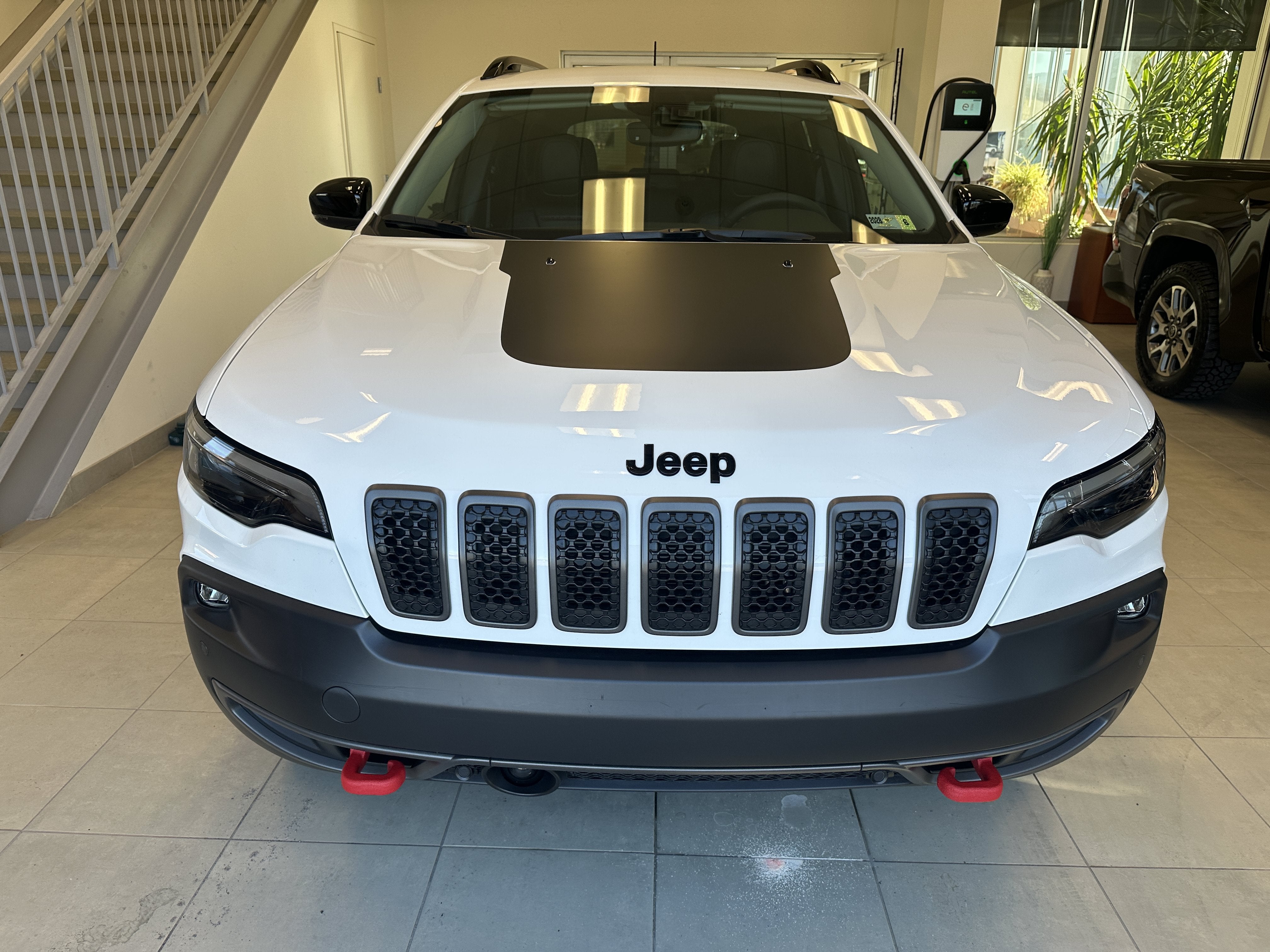 2023 Jeep Cherokee Trailhawk