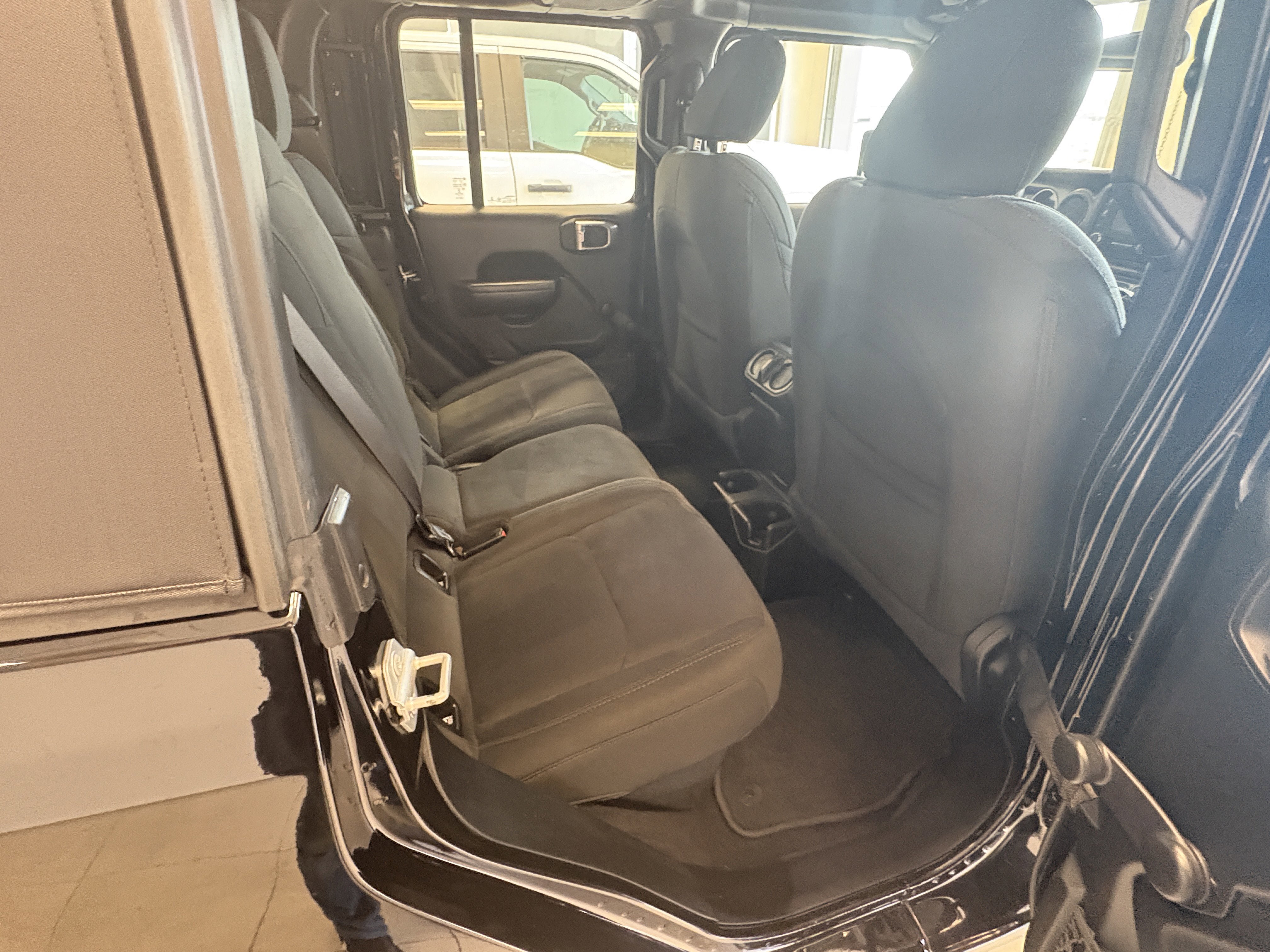 2021 Jeep Gladiator Sport photo 3