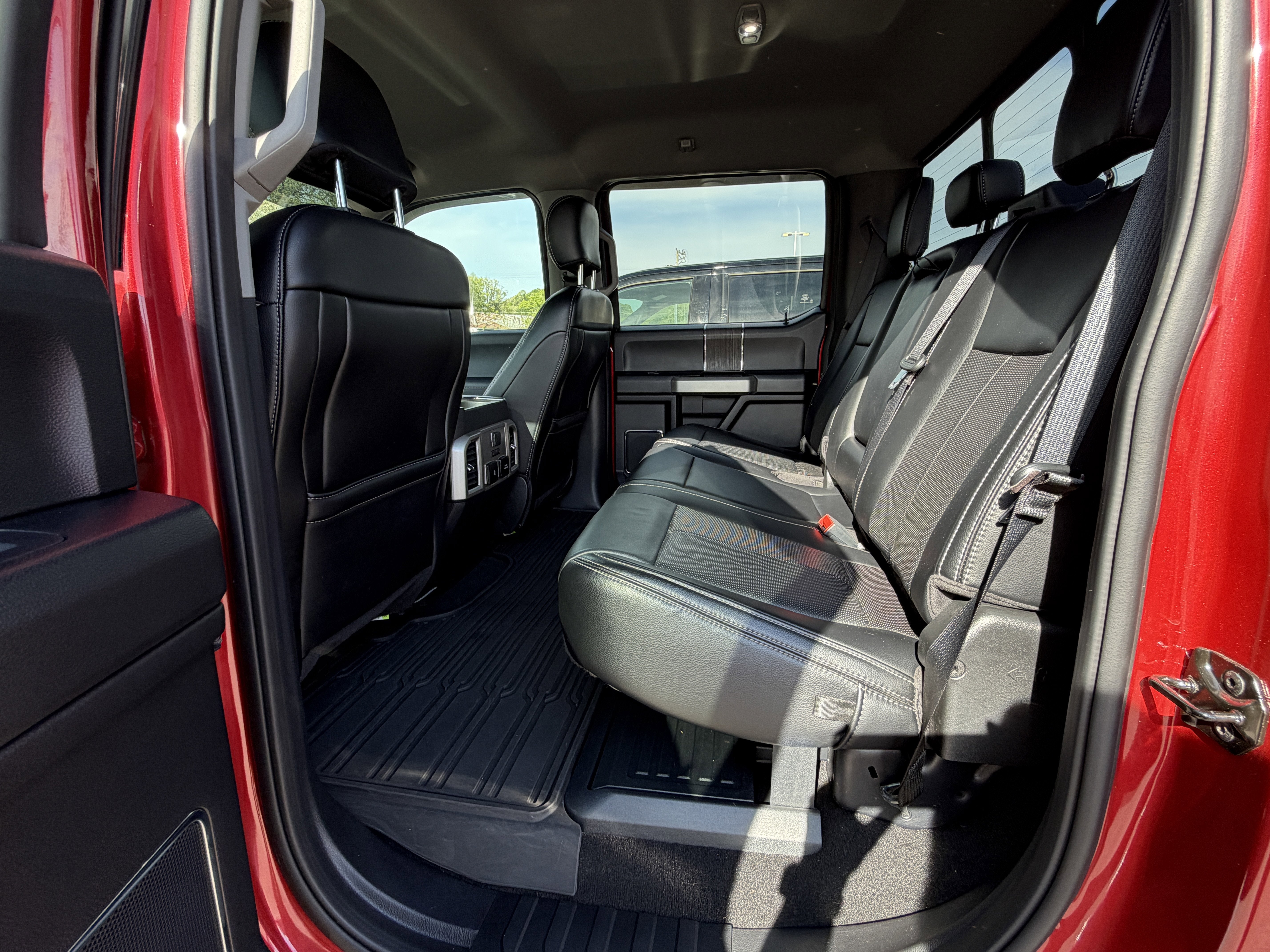 2020 Ford Super Duty F-350 DRW LARIAT